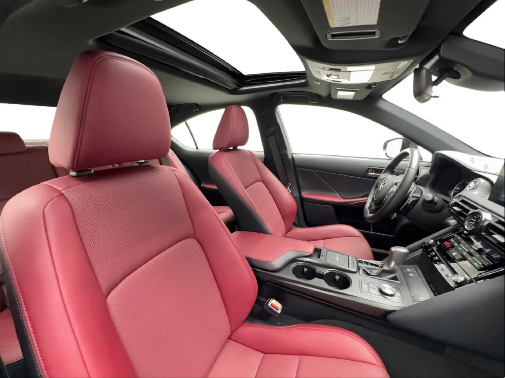 Lexus IS photo 34