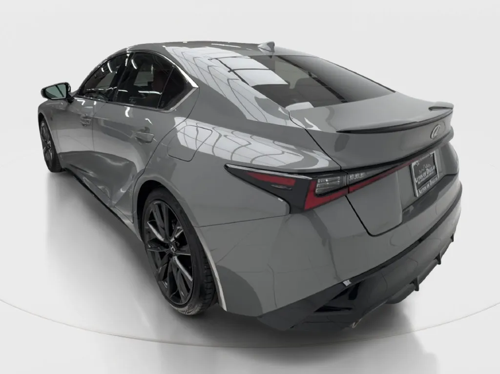 Lexus IS photo 11