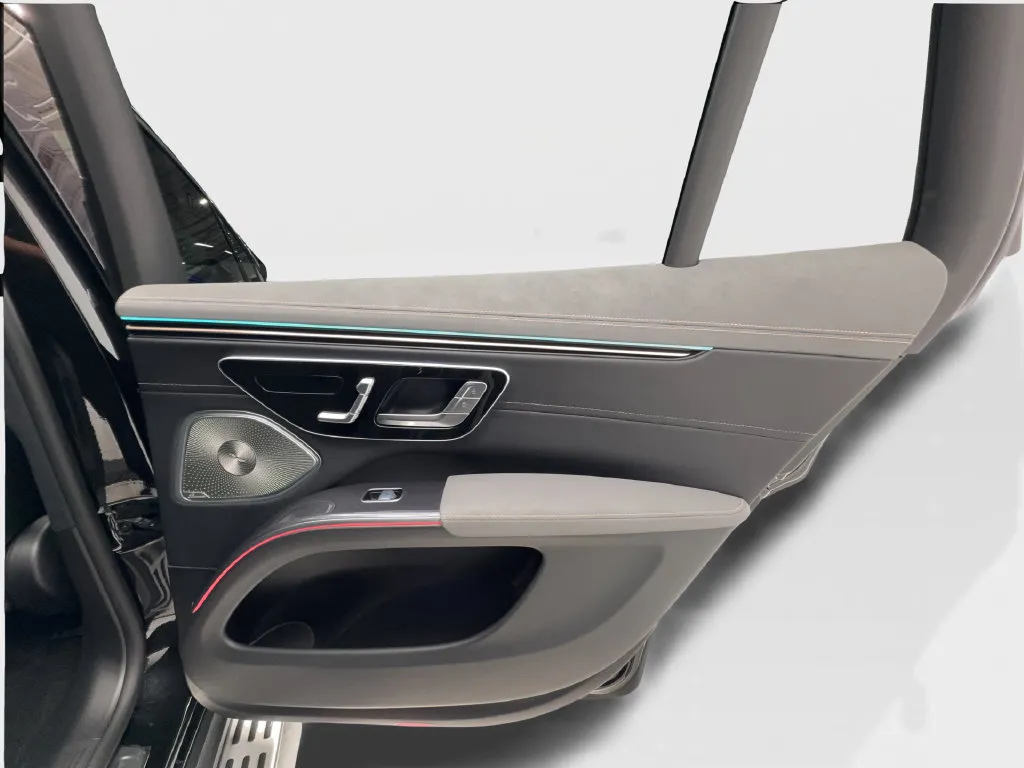 Mercedes-Benz EQS photo 32