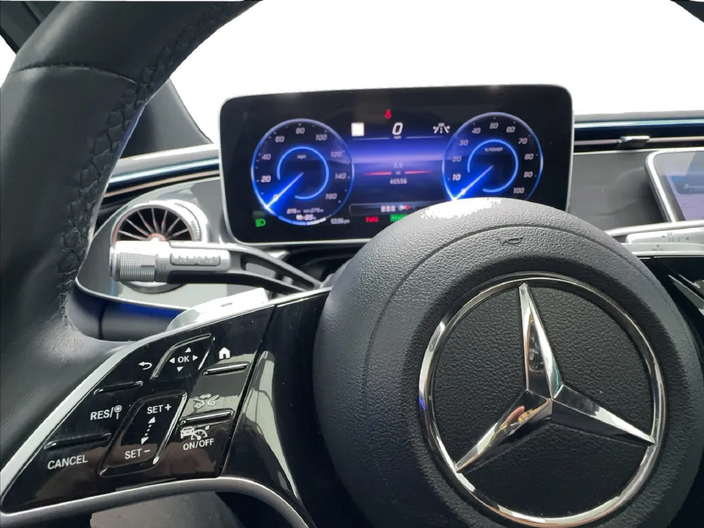 Mercedes-Benz EQS photo 45