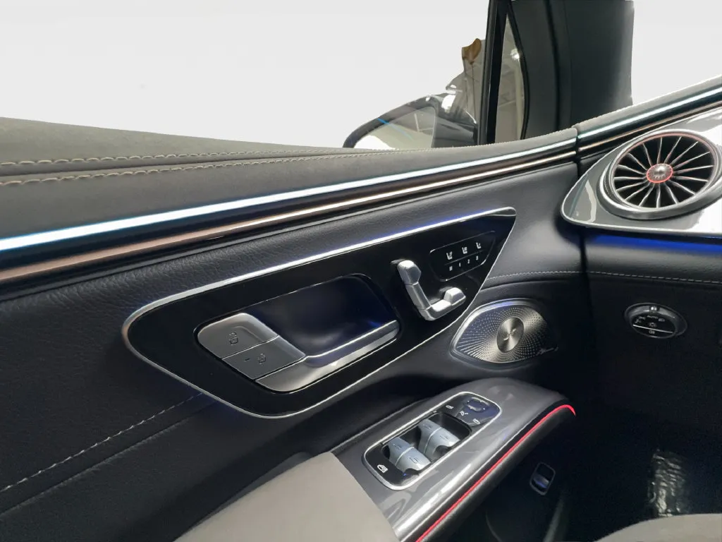 Mercedes-Benz EQS photo 49