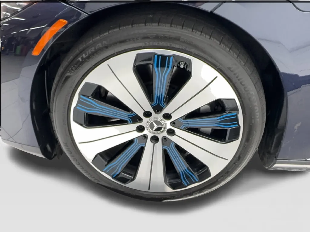 Mercedes-Benz EQS photo 15