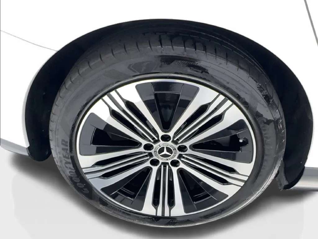 Mercedes-Benz EQS photo 18