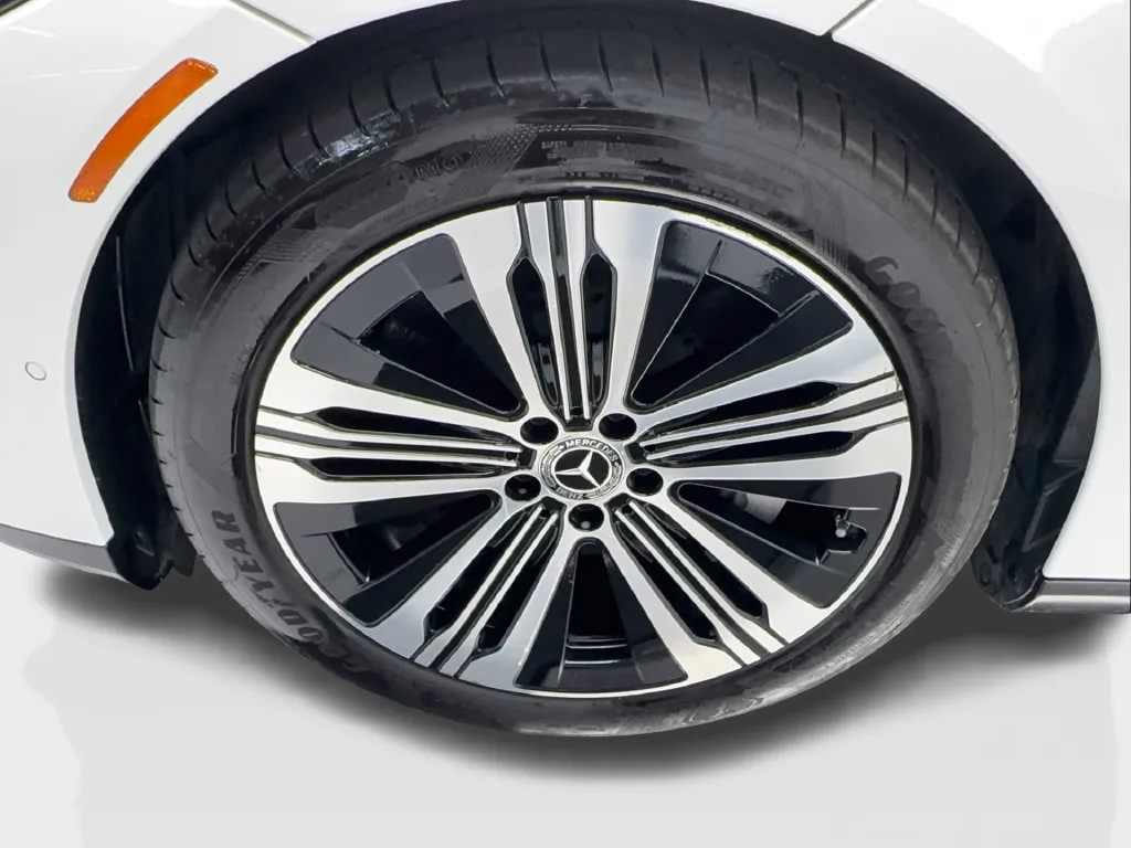 Mercedes-Benz EQS photo 15