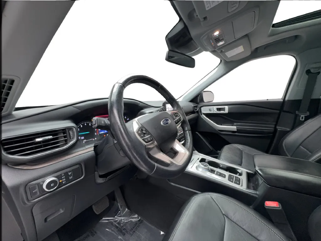 Ford Explorer photo 22