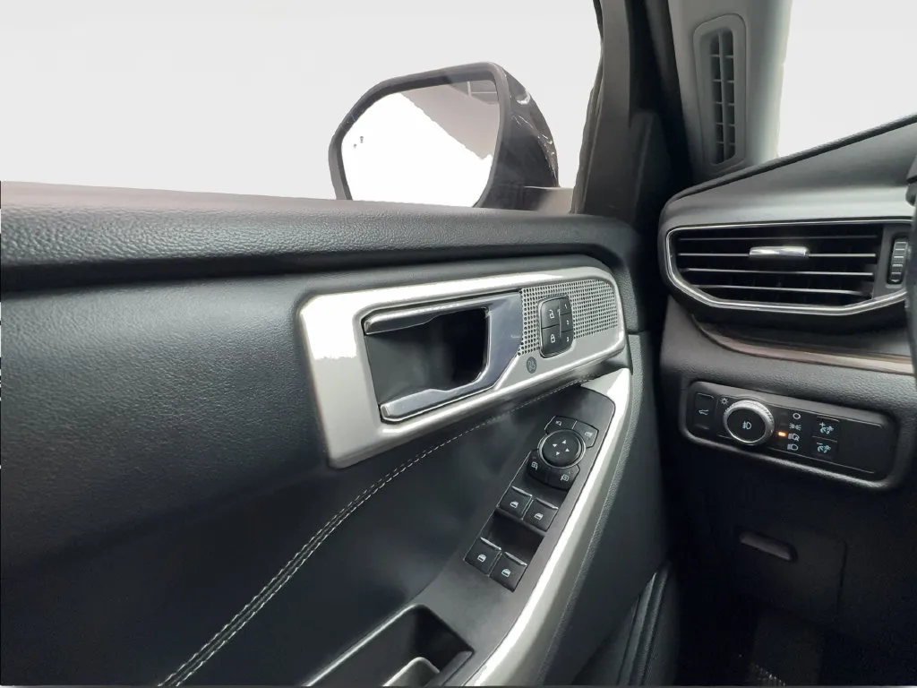 Ford Explorer photo 53