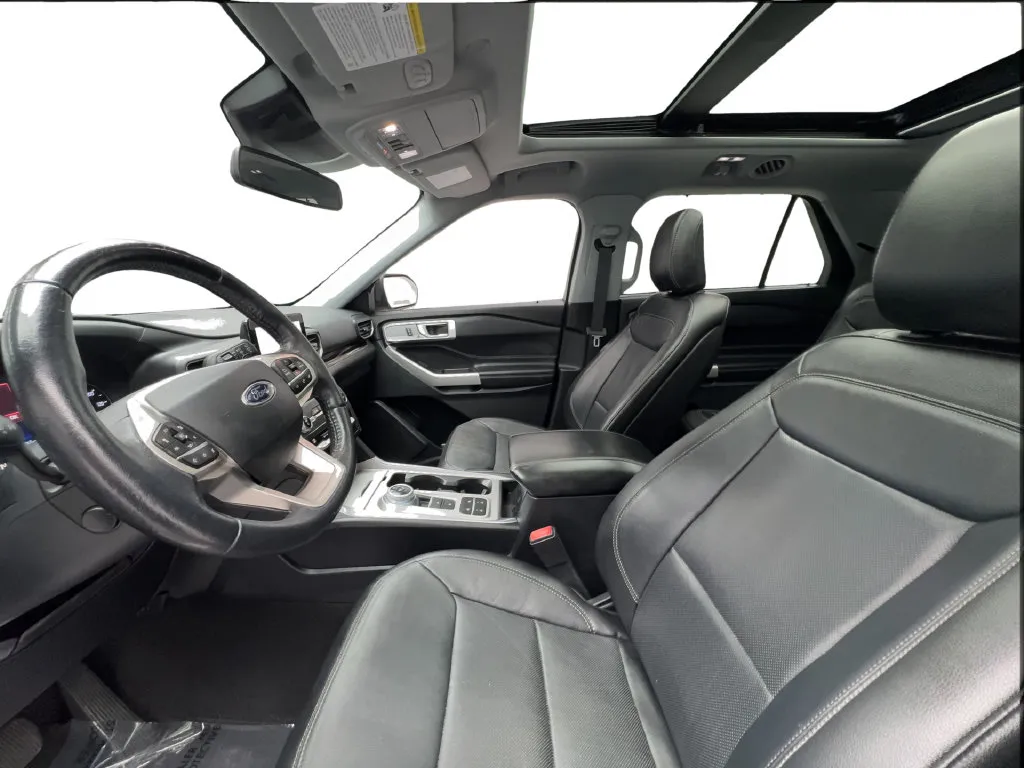 Ford Explorer photo 21