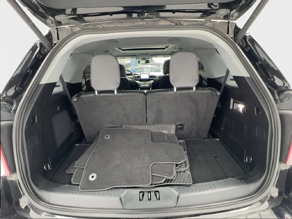 Ford Explorer photo 19