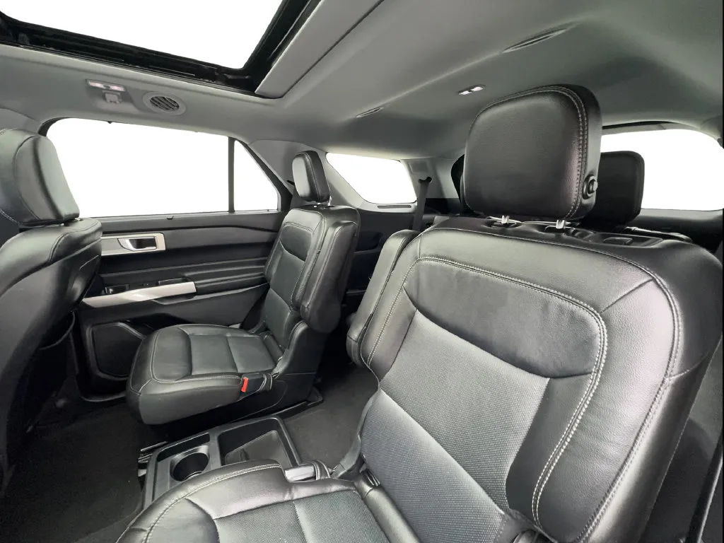 Ford Explorer photo 27