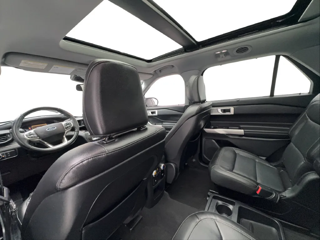 Ford Explorer photo 26