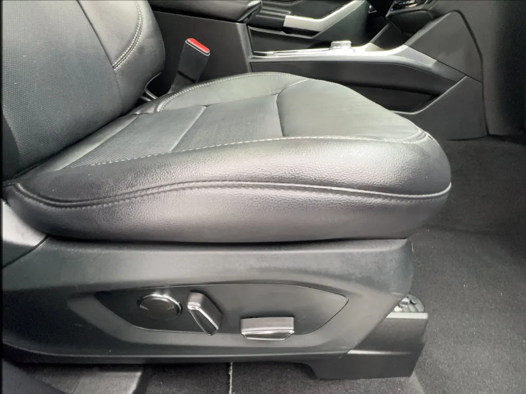 Ford Explorer photo 36