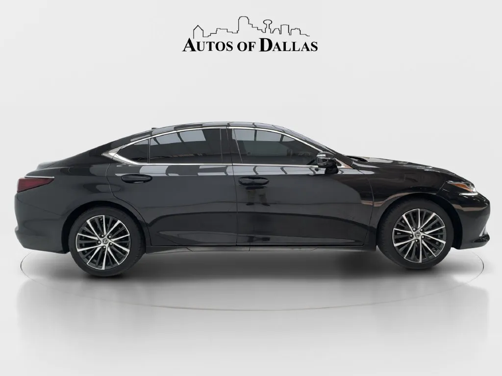 Lexus ES photo 11