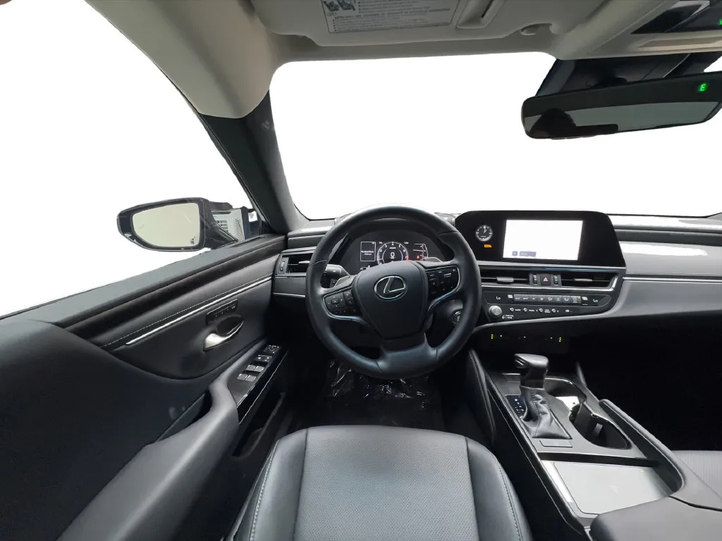 Lexus ES photo 37