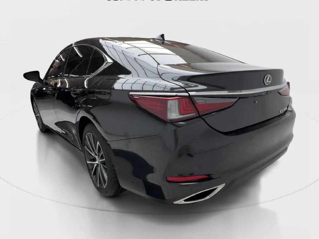 Lexus ES photo 6