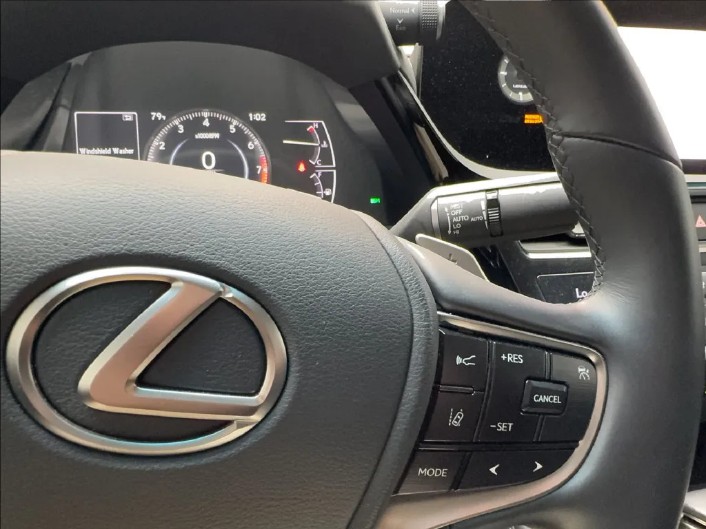 Lexus ES photo 46