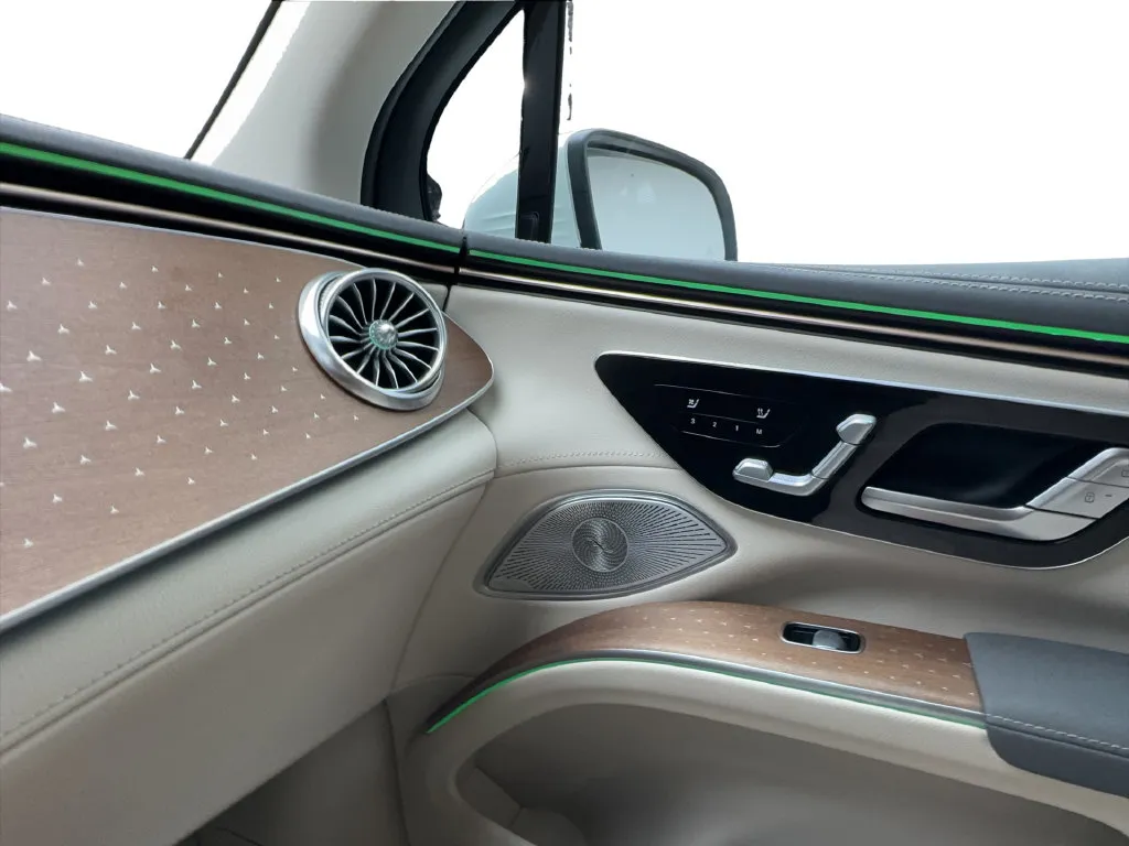 Mercedes-Benz EQS photo 48