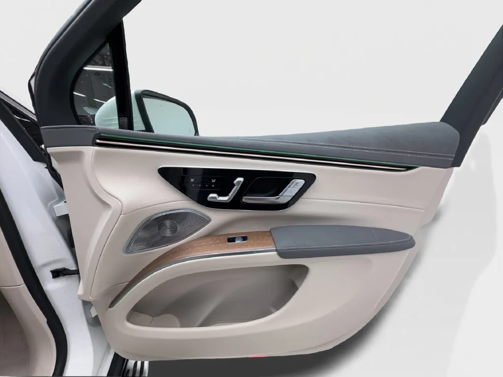 Mercedes-Benz EQS photo 36