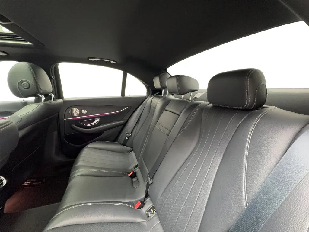 Mercedes-Benz E-Class photo 27