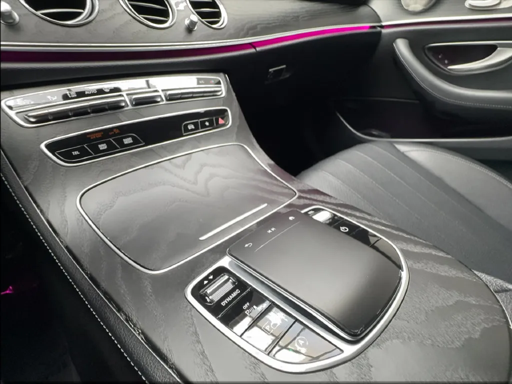 Mercedes-Benz E-Class photo 50