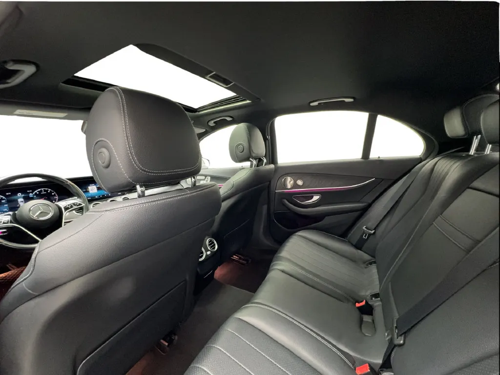 Mercedes-Benz E-Class photo 26