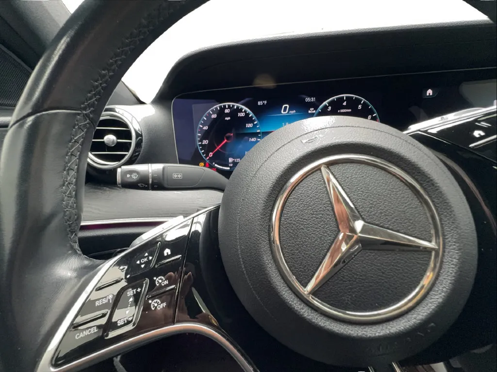Mercedes-Benz E-Class photo 45