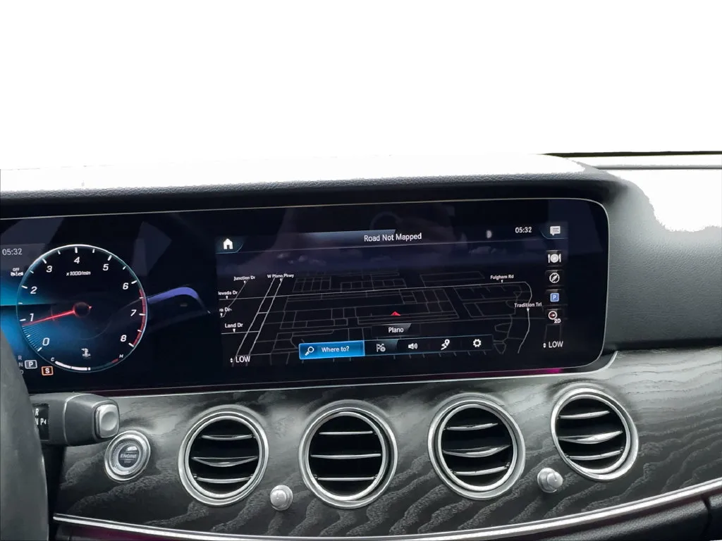Mercedes-Benz E-Class photo 55