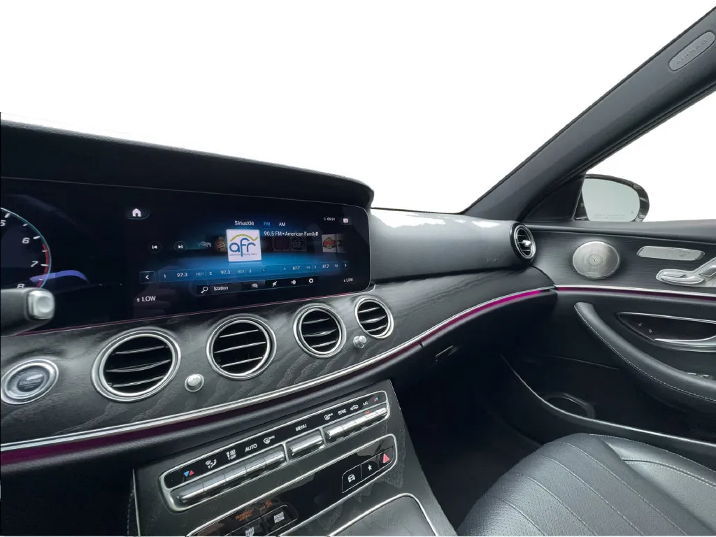 Mercedes-Benz E-Class photo 46