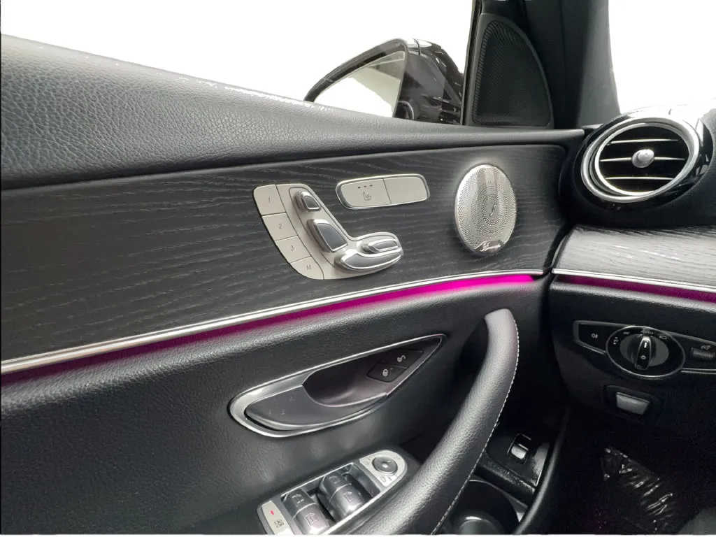 Mercedes-Benz E-Class photo 49