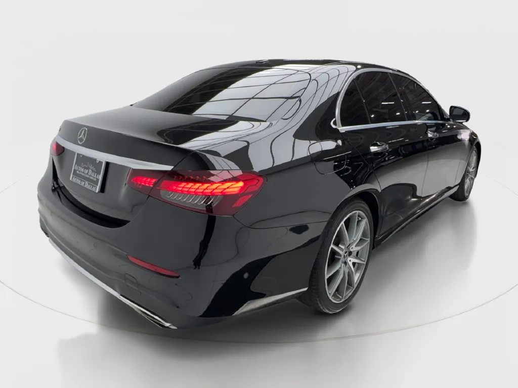 Mercedes-Benz E-Class photo 8