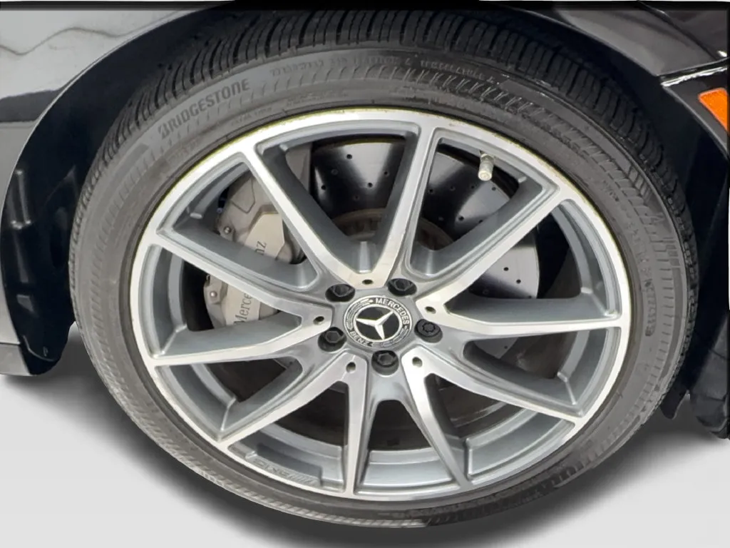 Mercedes-Benz E-Class photo 16