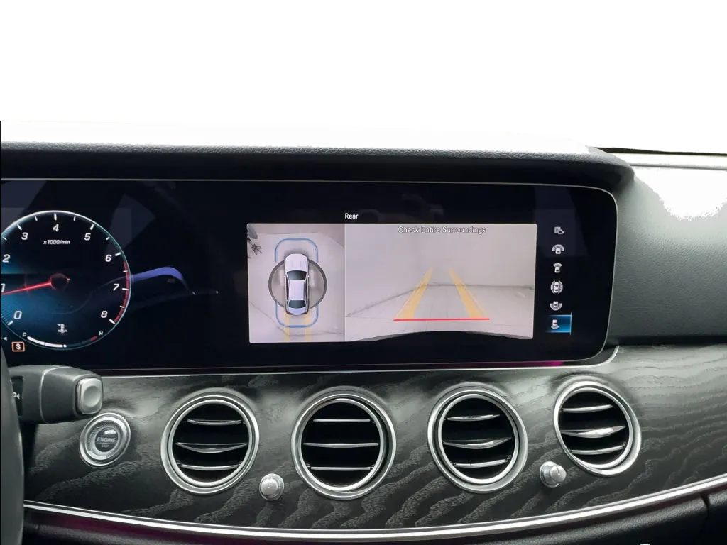Mercedes-Benz E-Class photo 56