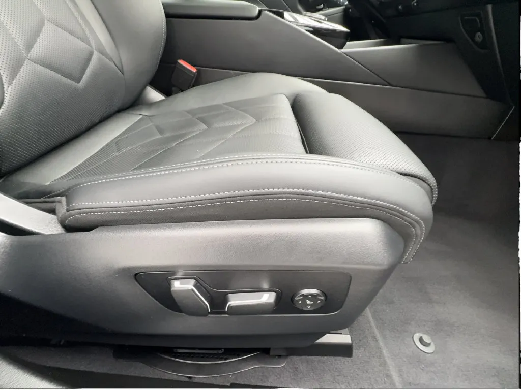 BMW 5 Series photo 34