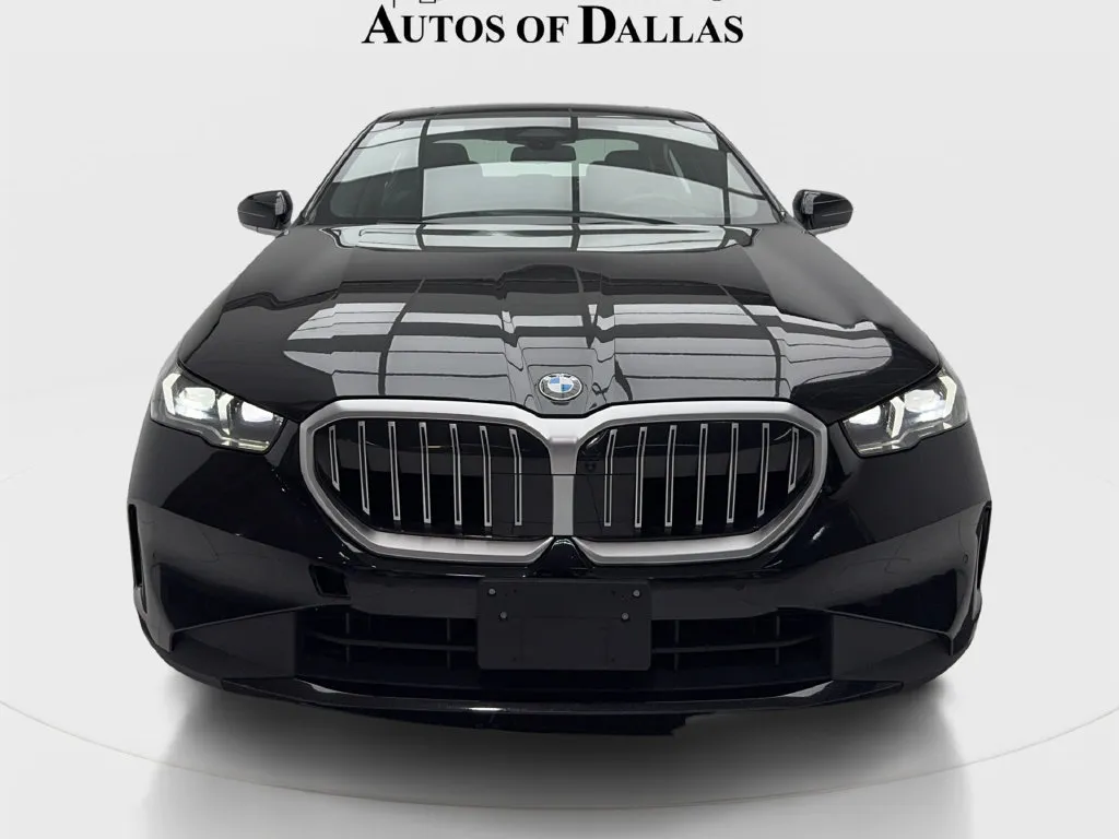BMW 5 Series photo 4