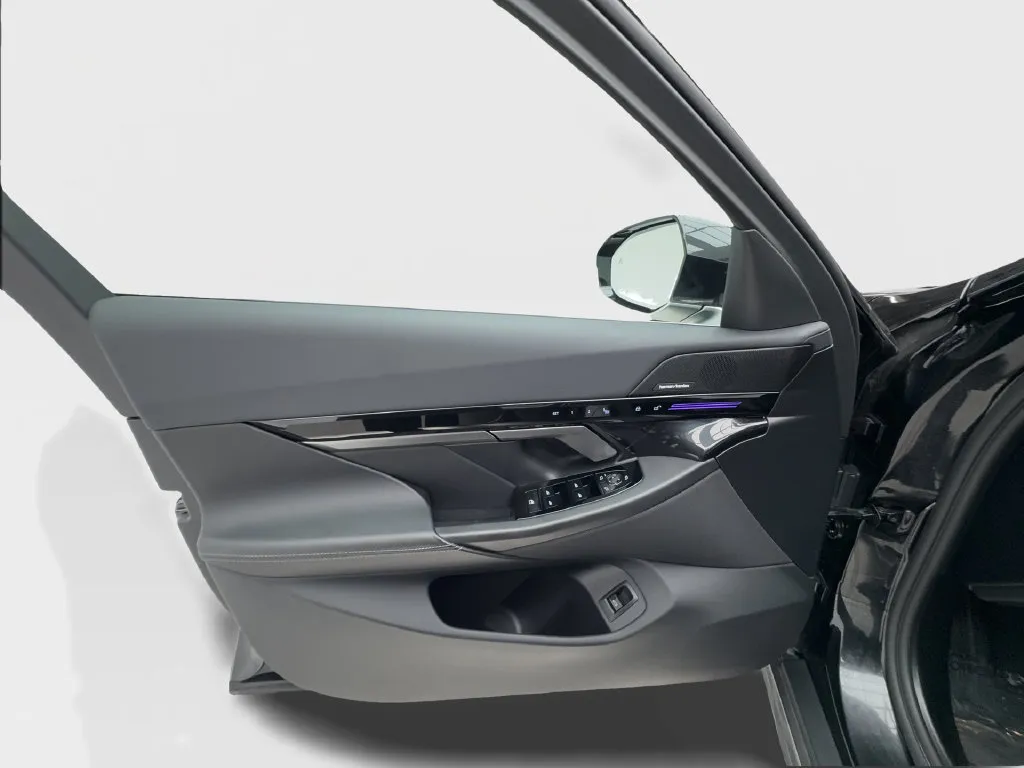 BMW 5 Series photo 25