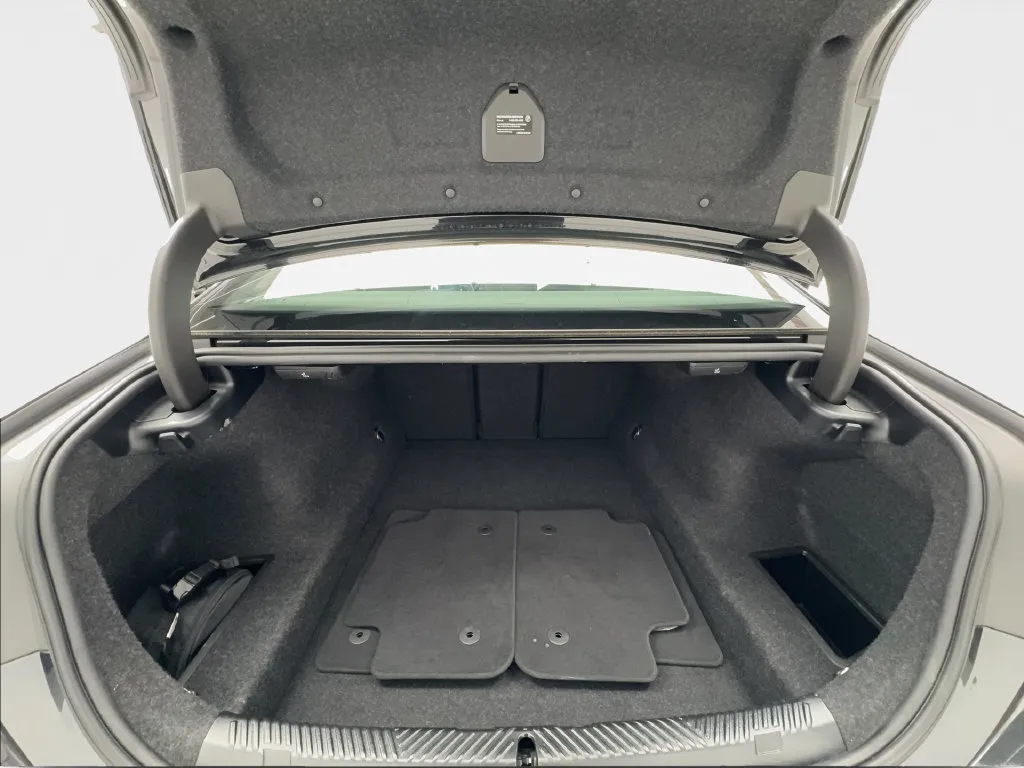 BMW 5 Series photo 19