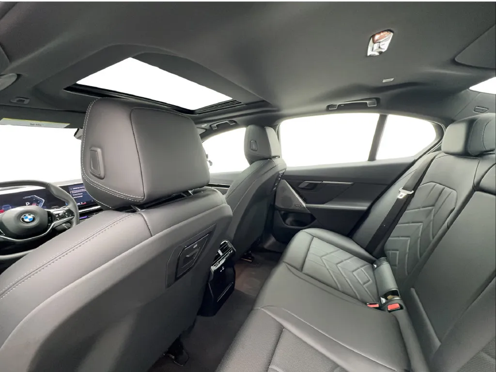BMW 5 Series photo 26