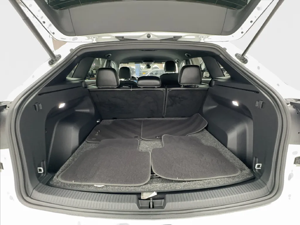 Volkswagen Atlas Cross Sport photo 18