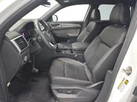 More photos of 2023 Volkswagen Atlas Cross Sport 2.0T SE w/Technology at Autos of Dallas - Plano, TX