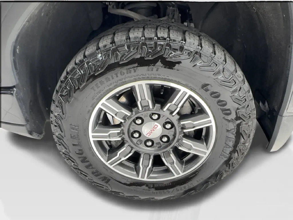 GMC Sierra photo 18