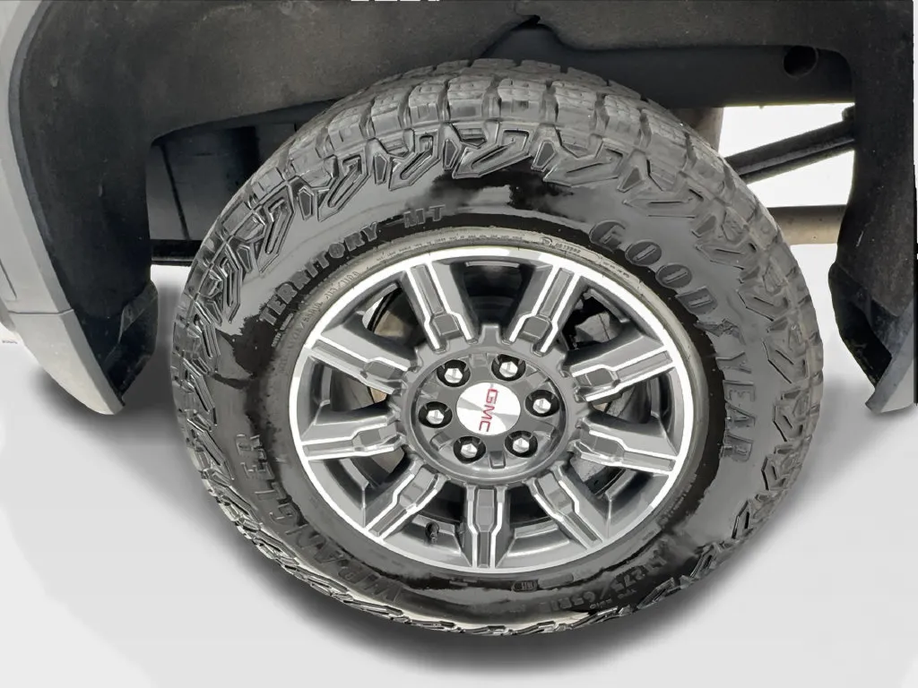 GMC Sierra photo 16