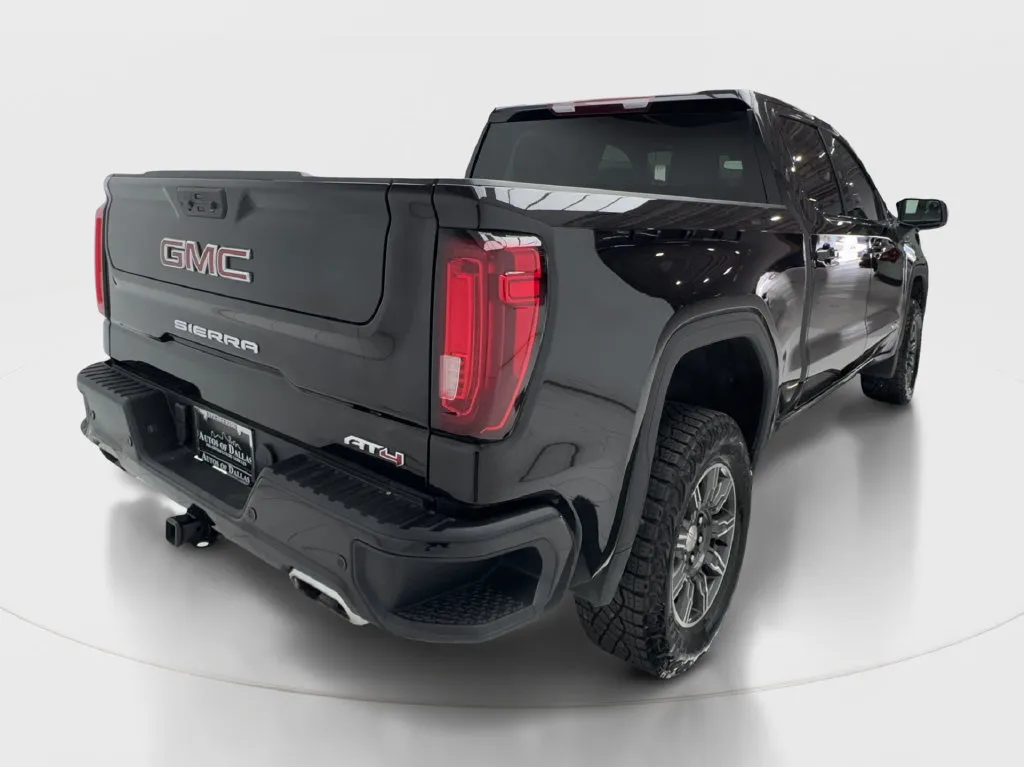 GMC Sierra photo 8