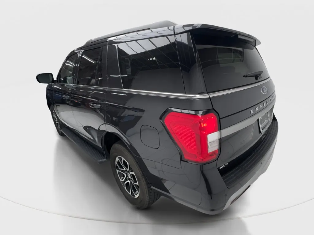 Ford Expedition photo 11