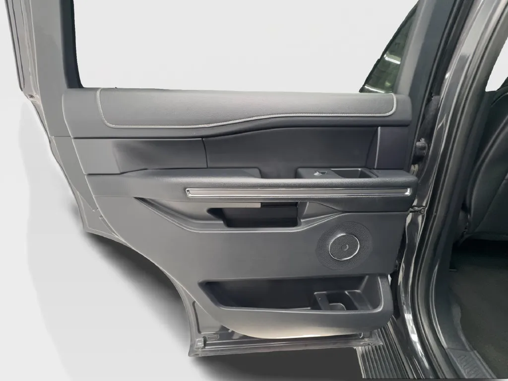 Ford Expedition photo 29