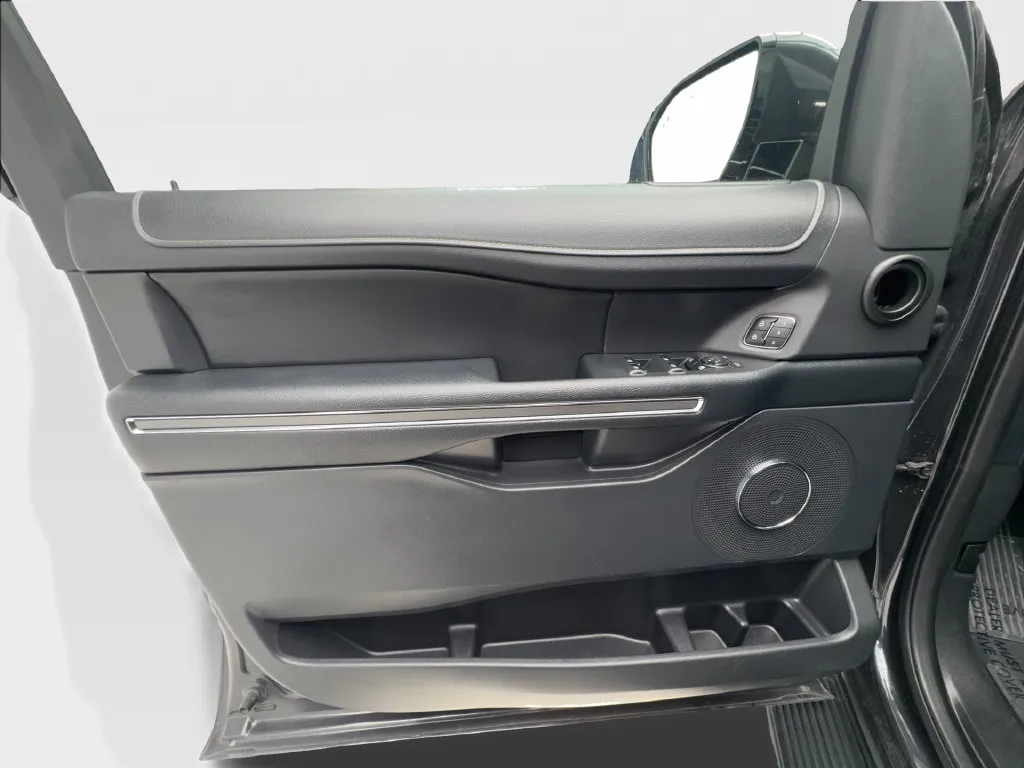 Ford Expedition photo 25