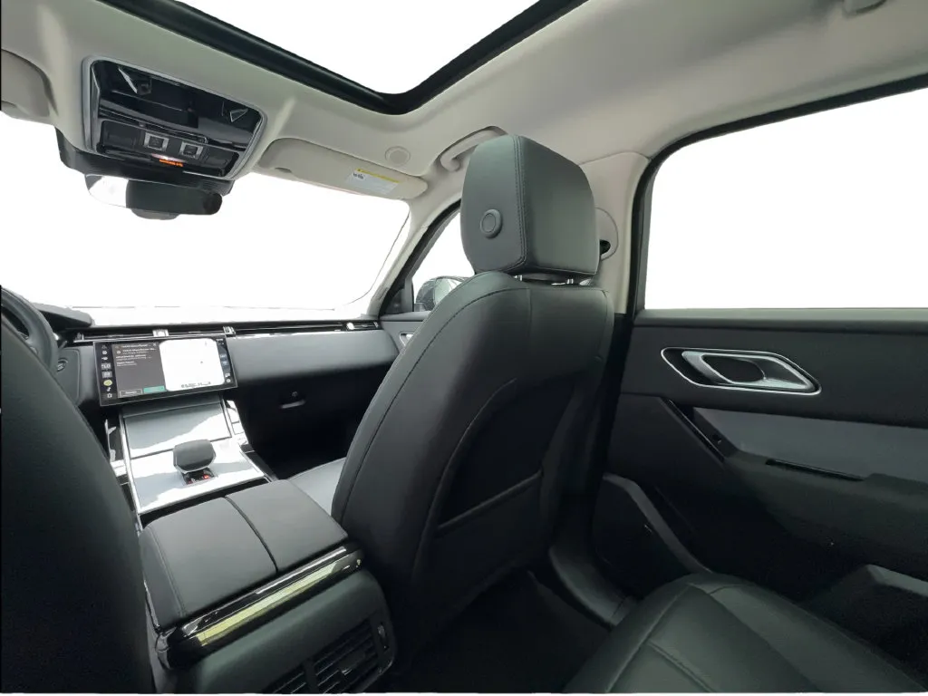 Land Rover Range Rover Velar photo 44