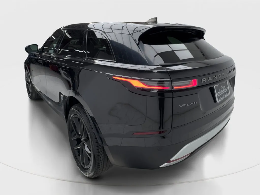 Land Rover Range Rover Velar photo 11