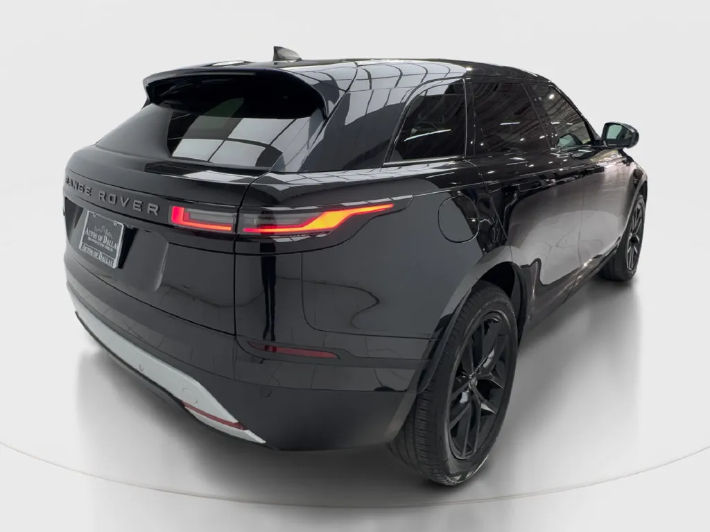 Land Rover Range Rover Velar photo 8