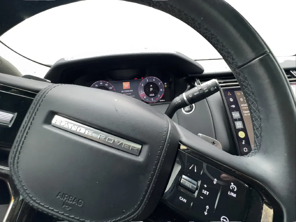 Land Rover Range Rover Velar photo 46