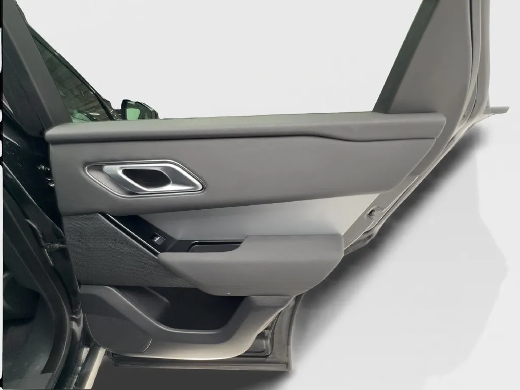 Land Rover Range Rover Velar photo 33