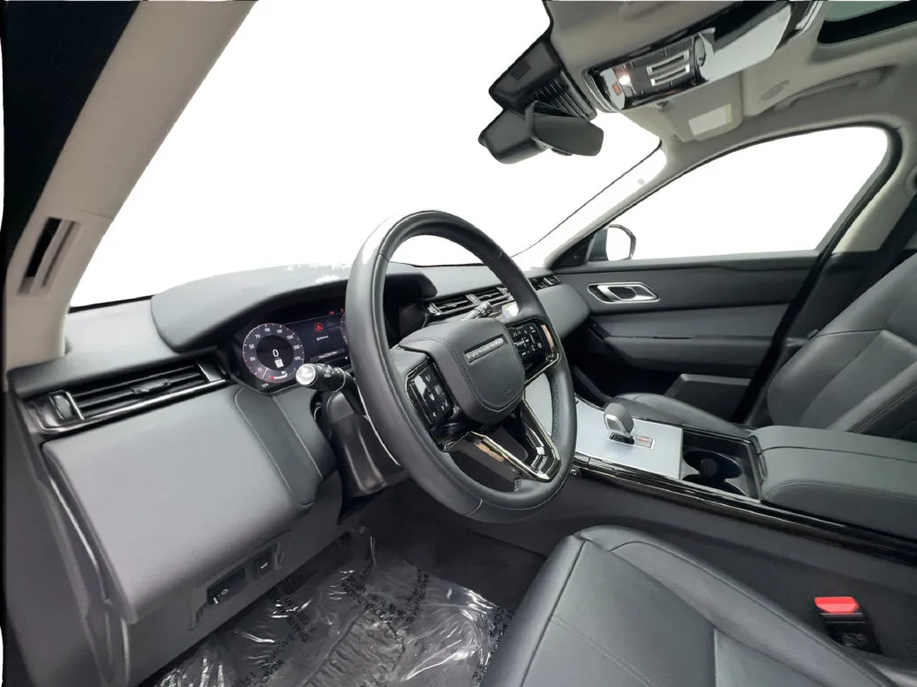 Land Rover Range Rover Velar photo 23